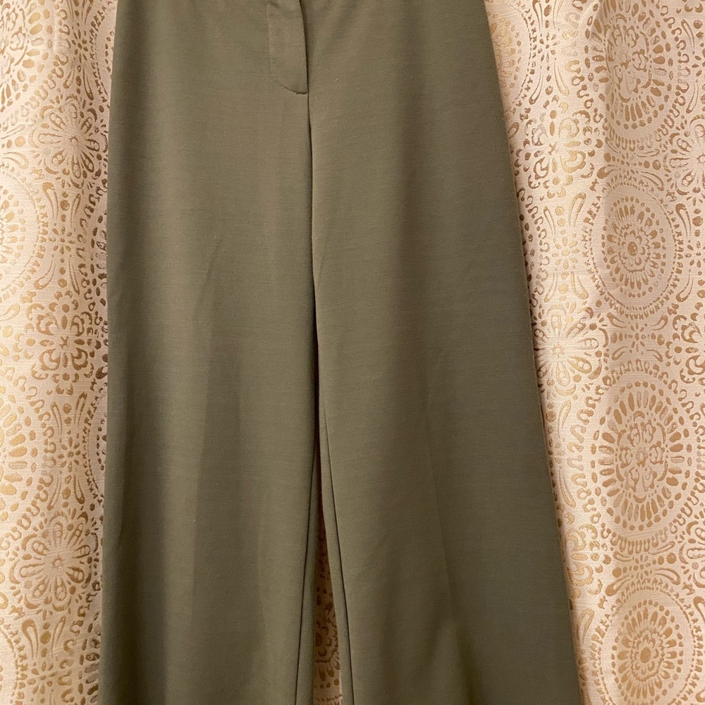 New York & Co. Army Green Front Zip w/ Hook XS